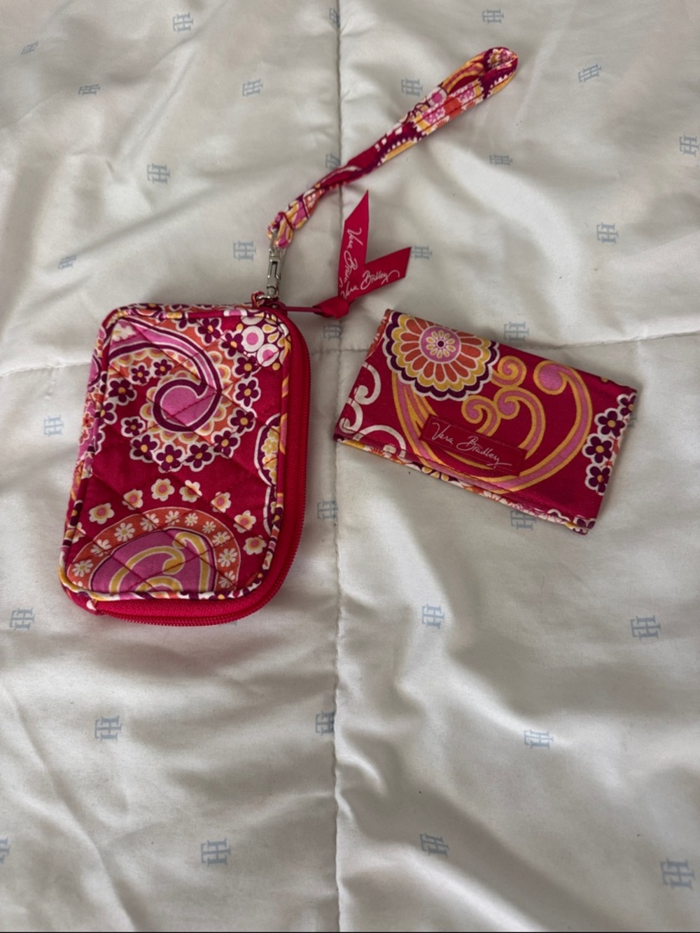 Vera Bradley Hot Pink Paisley Quilted Wristlet and Card Holder Set
